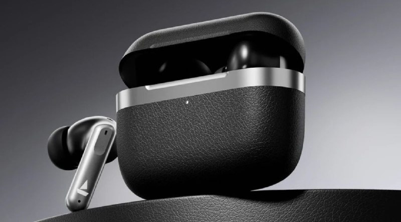 boAt wireless earphones with 50 hours battery backup